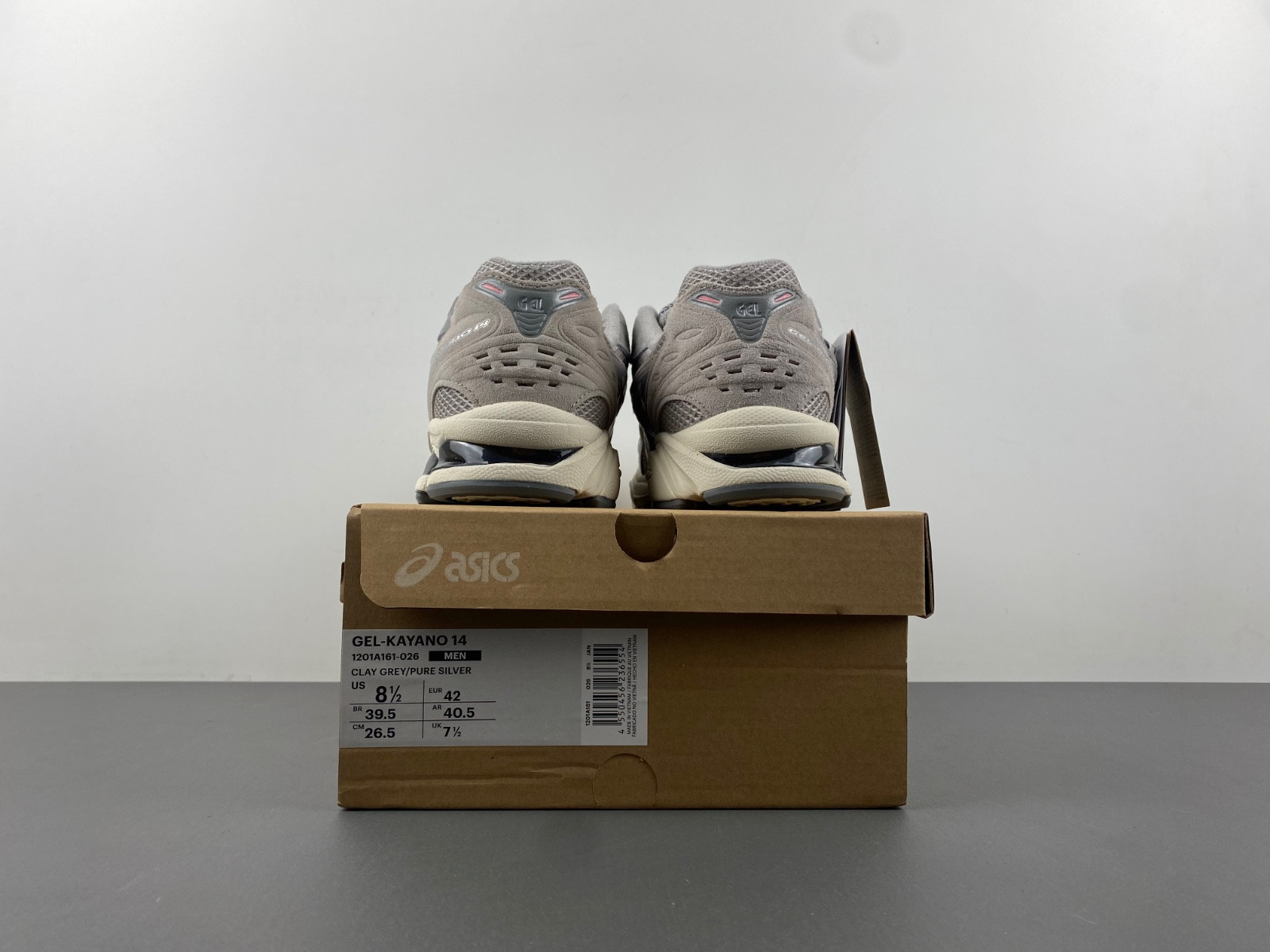 As*ic*s gel-kayano 14  1201a019-023