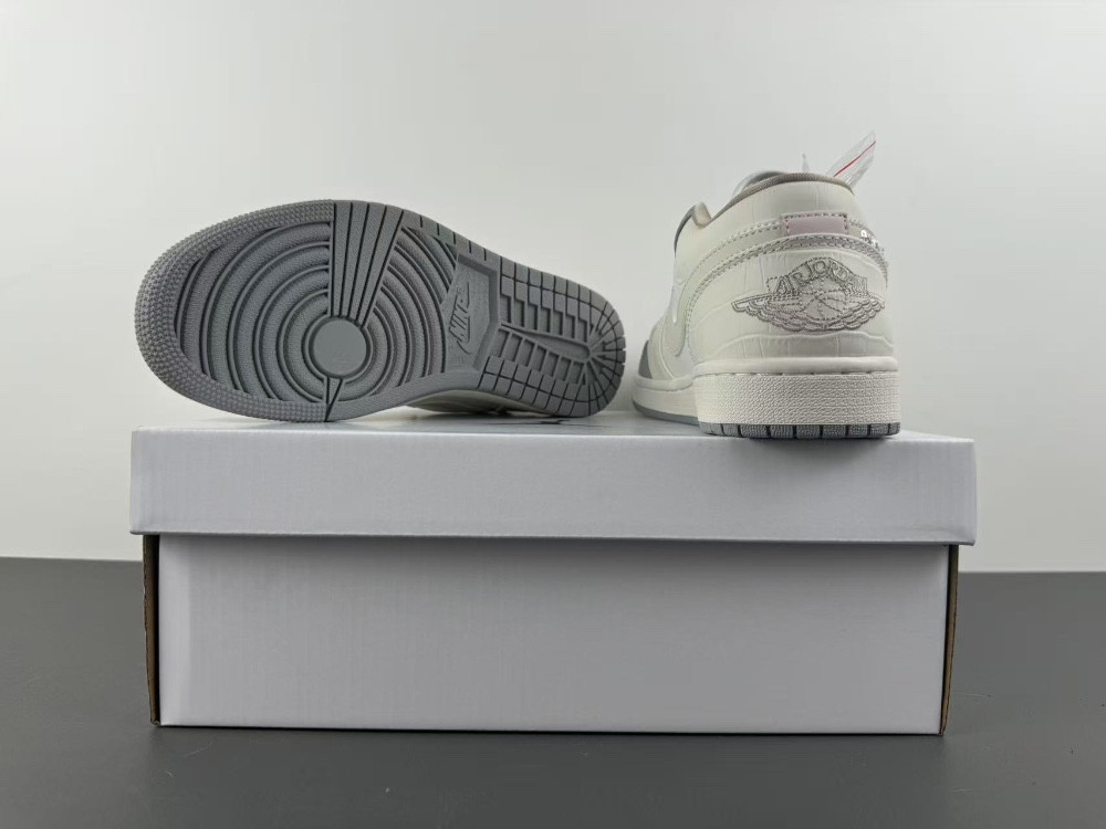 Air Jordan 1 Low IH7323-101