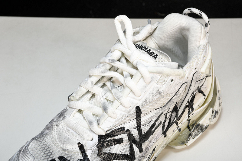 Balenciaga Runner 677402 W3RBQ 9010