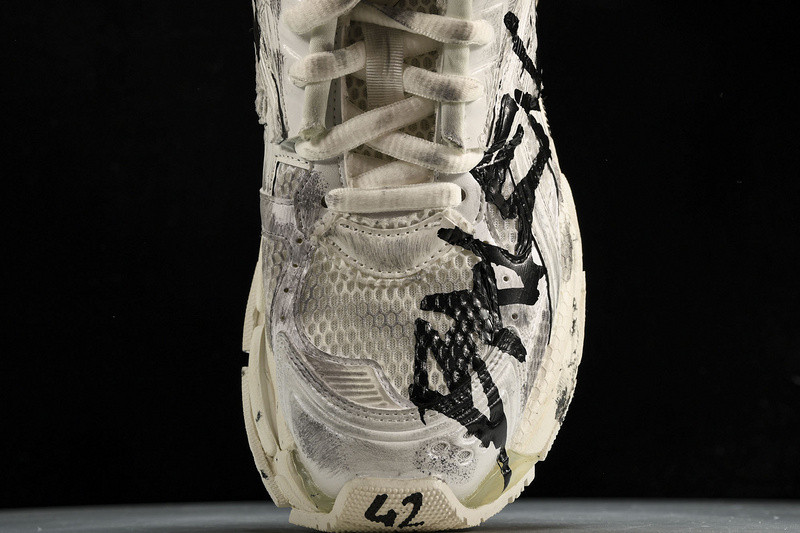 Balenciaga Runner 677402 W3RBQ 9010