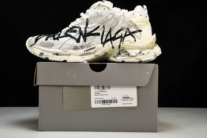 Balenciaga Runner 677402 W3RBQ 9010