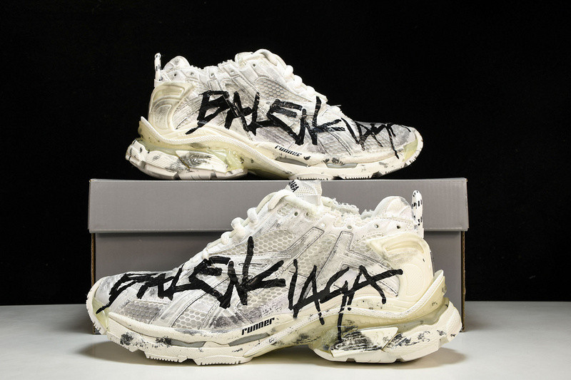 Balenciaga Runner 677402 W3RBQ 9010