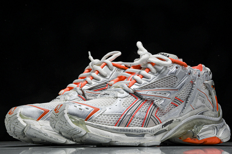 Balenciaga Runner W3RBM-9770