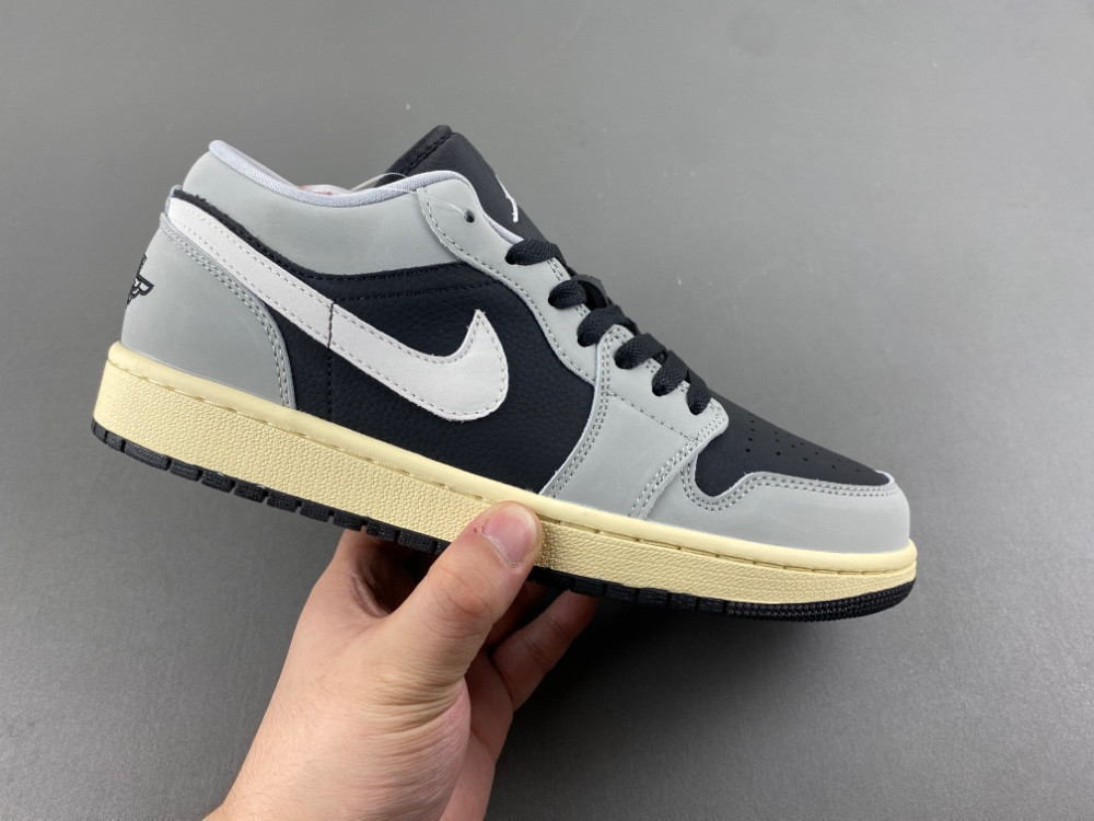 Air Jordan 1 Low HQ2010-012