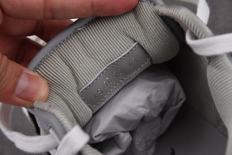 DR B57 Sneaker