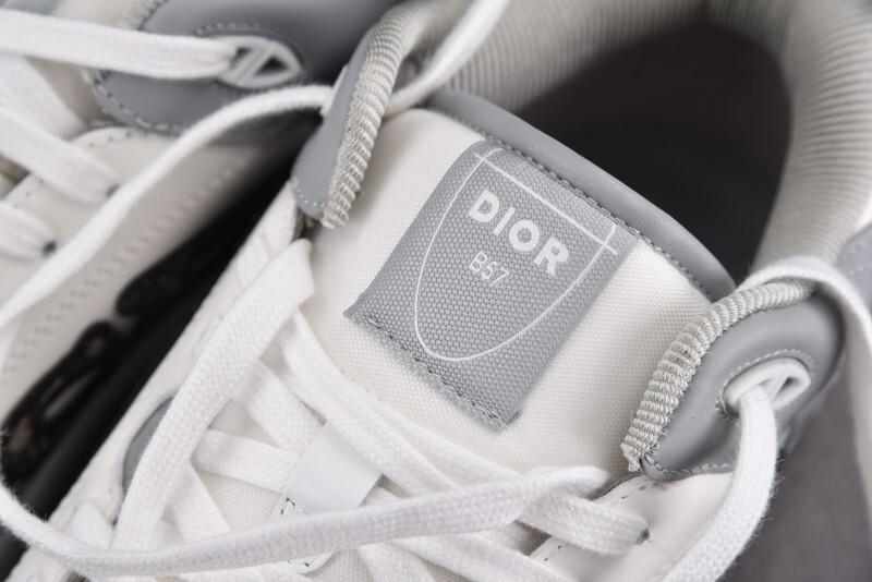 DR B57 Sneaker