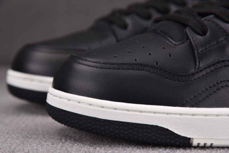 DR B57 Sneaker