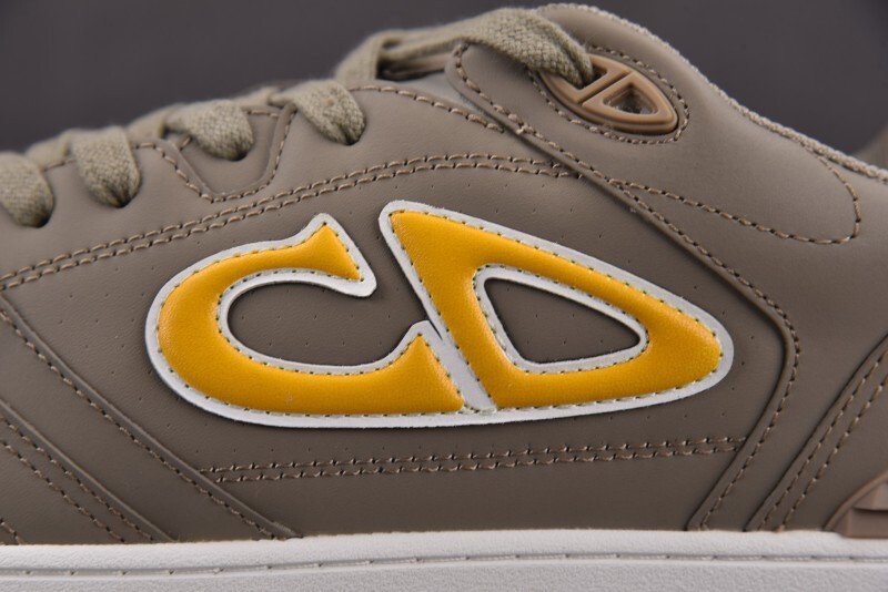 DR B57 Sneaker