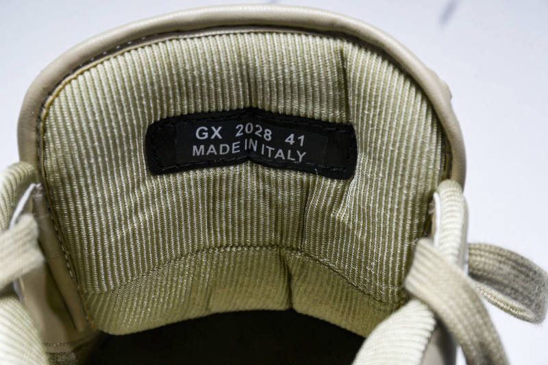 DR B57 Sneaker