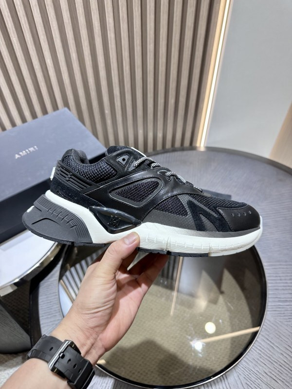 Amiri Runner