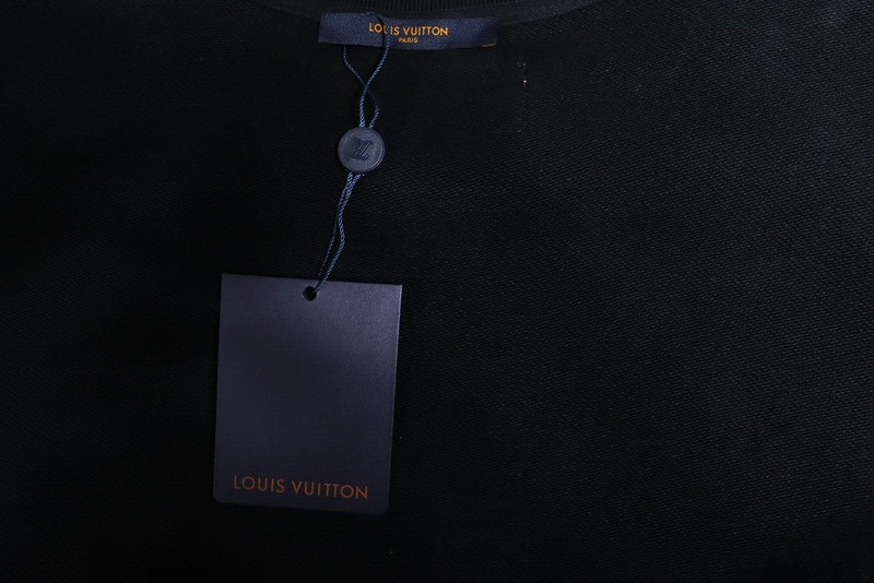 L*V HOODIE