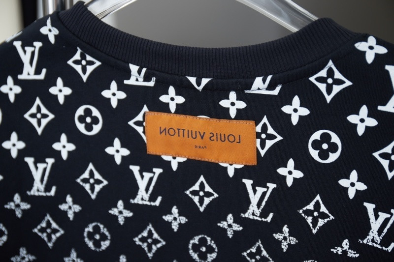 L*V HOODIE