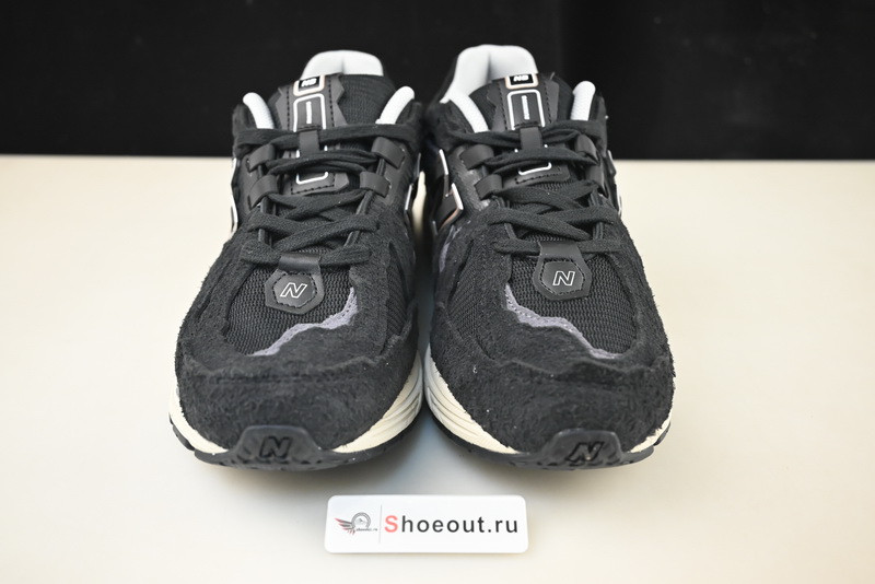 NEW Balan* Sneakers