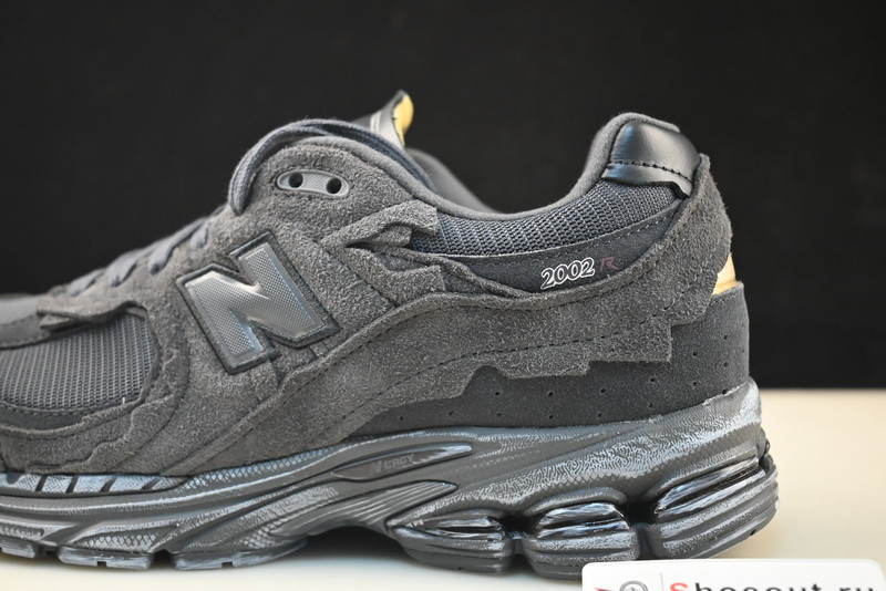 NEW Balan* Sneakers