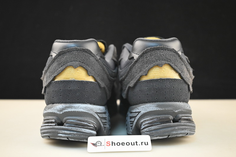 NEW Balan* Sneakers