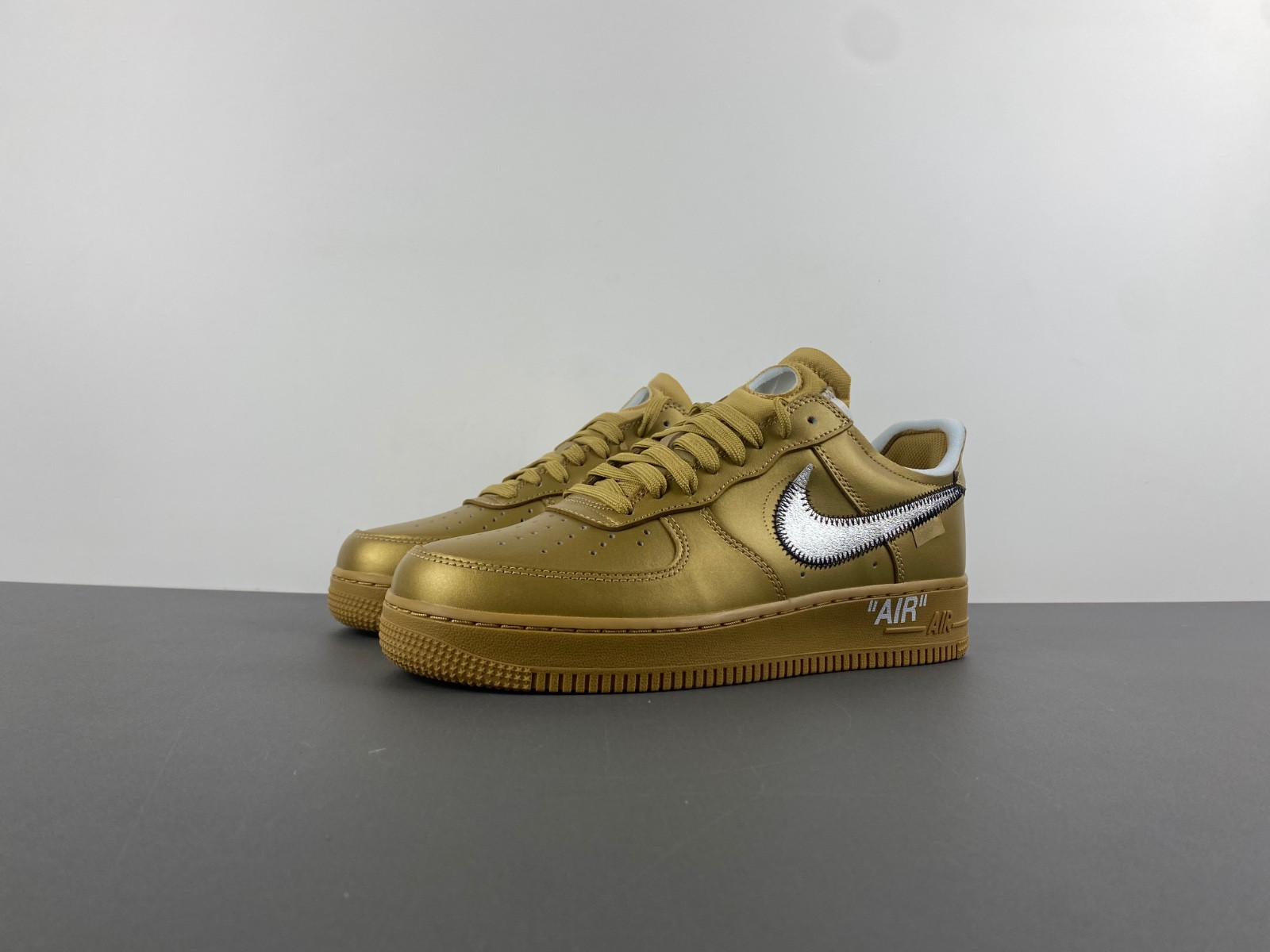 OFF White x Nike Air Force 1 AO4297-800
