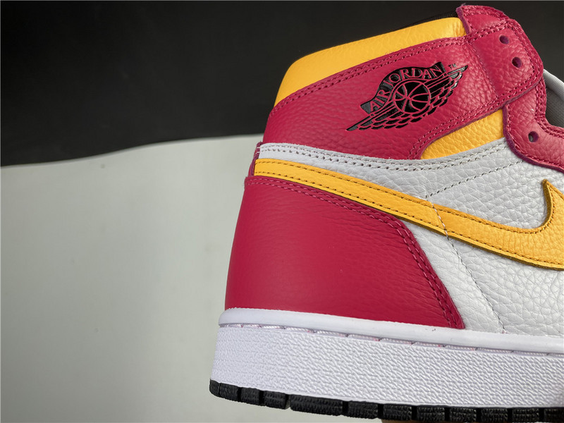 Air Jordan Retro 1 High OG “Light Fusion Red” 555088-603