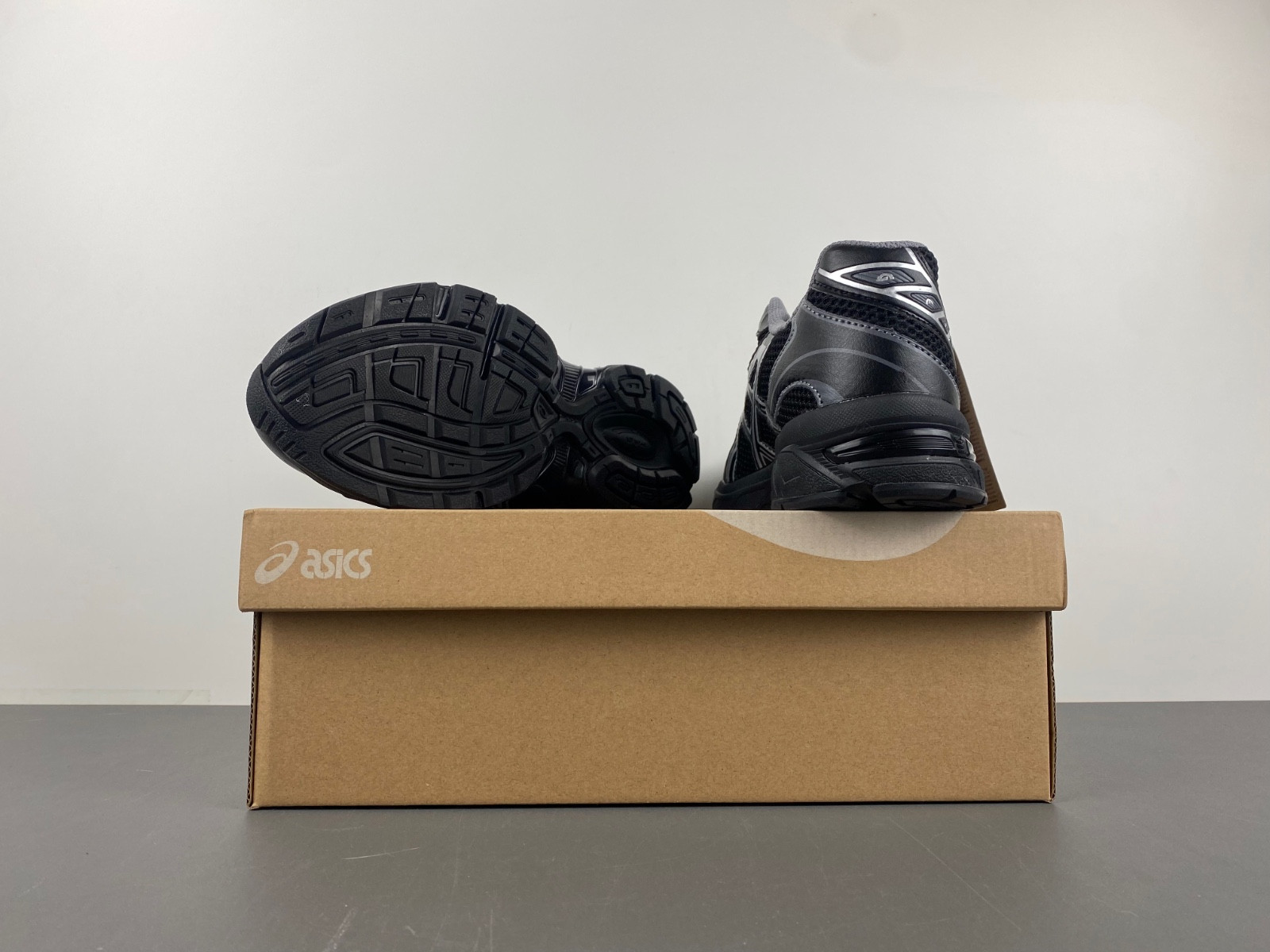 As*ic*s sneaker