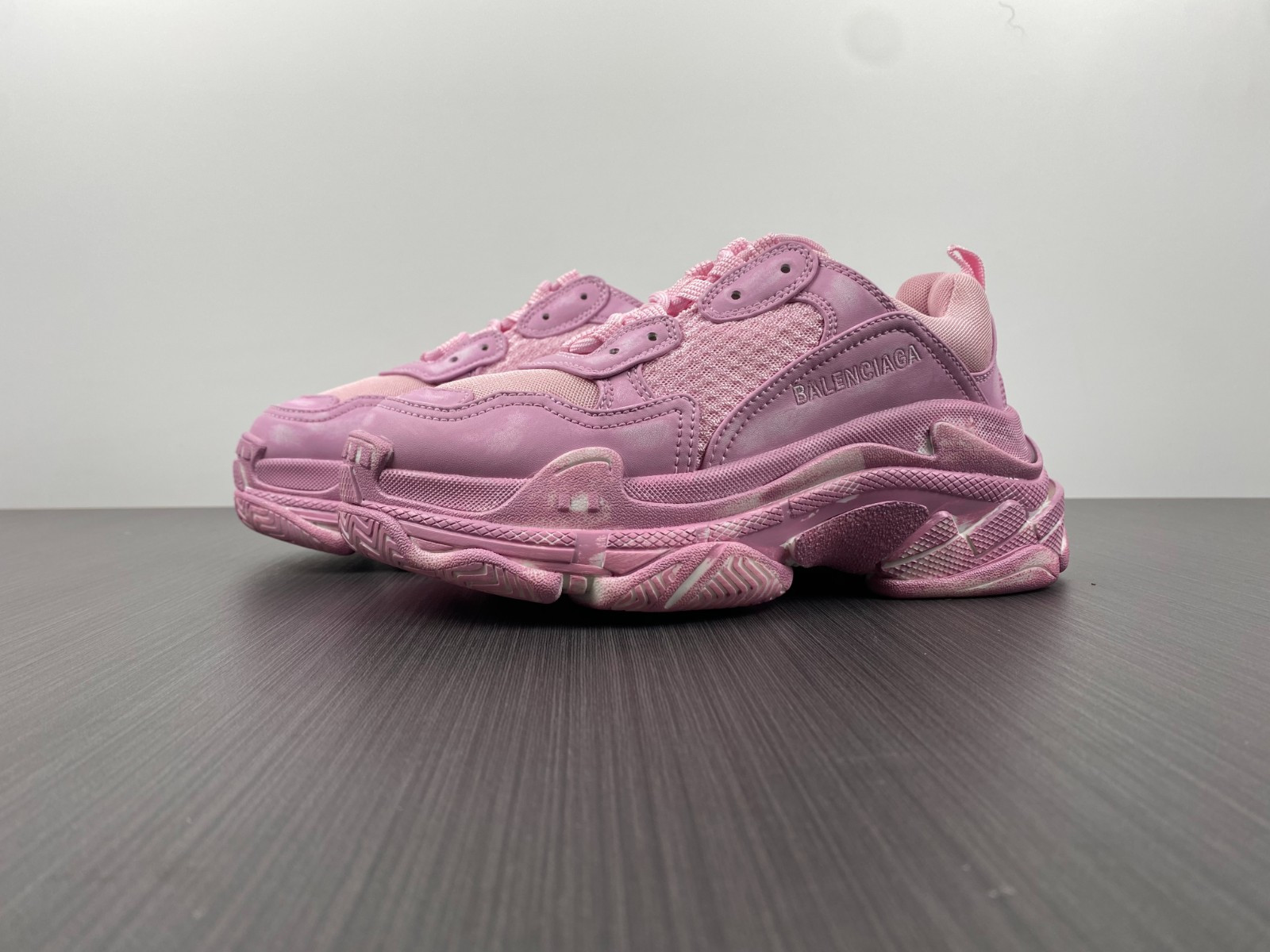 BLCG Triple S 524039-W3CN3-5000