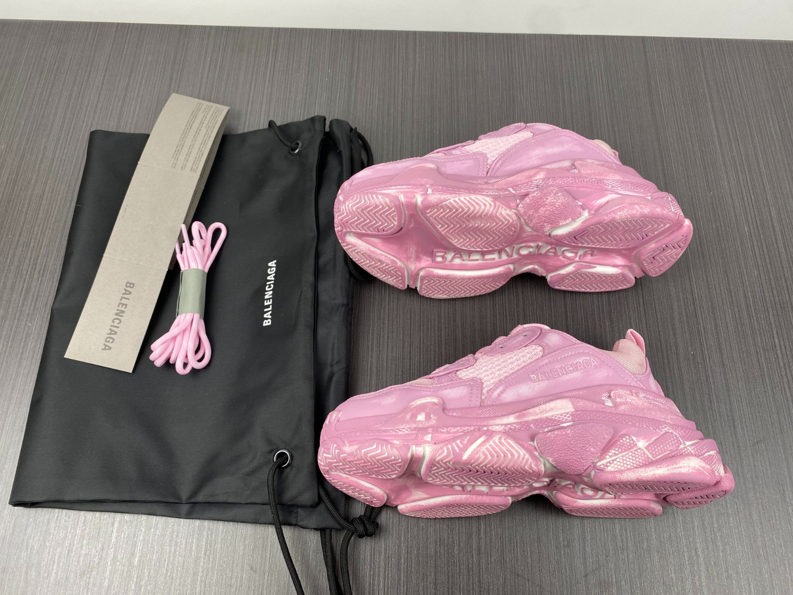 BLCG Triple S 524039-W3CN3-5000