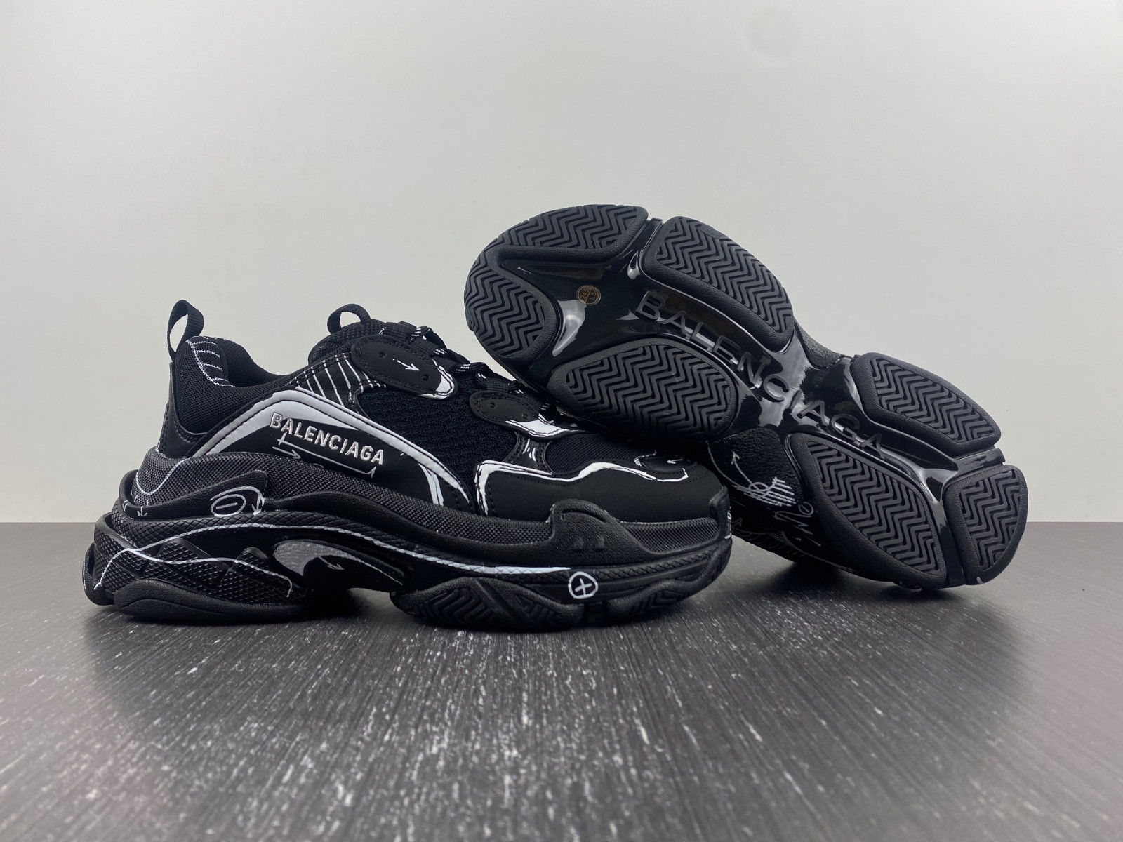 Ba*len*cia*ga triple s  536737 w2fw6 0102