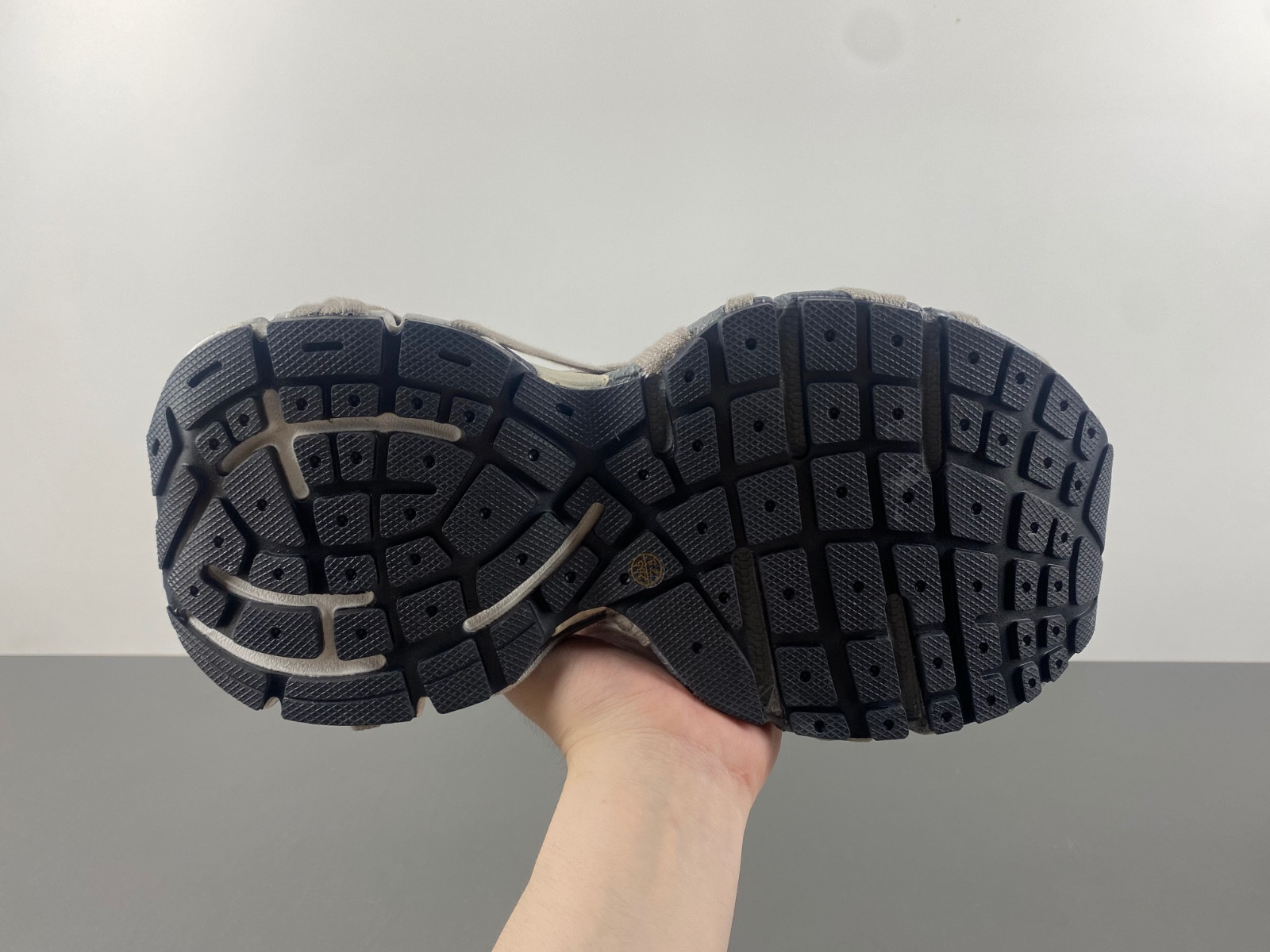 Ba*len*cia*ga phantom sneaker 734731 w3xll 1269