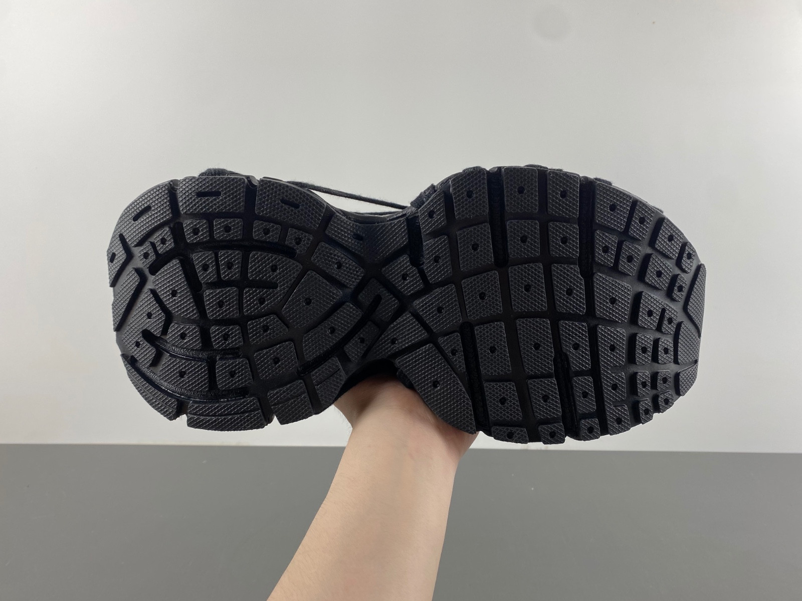 Ba*len*cia*ga phantom sneaker 778698 w3xll 0125