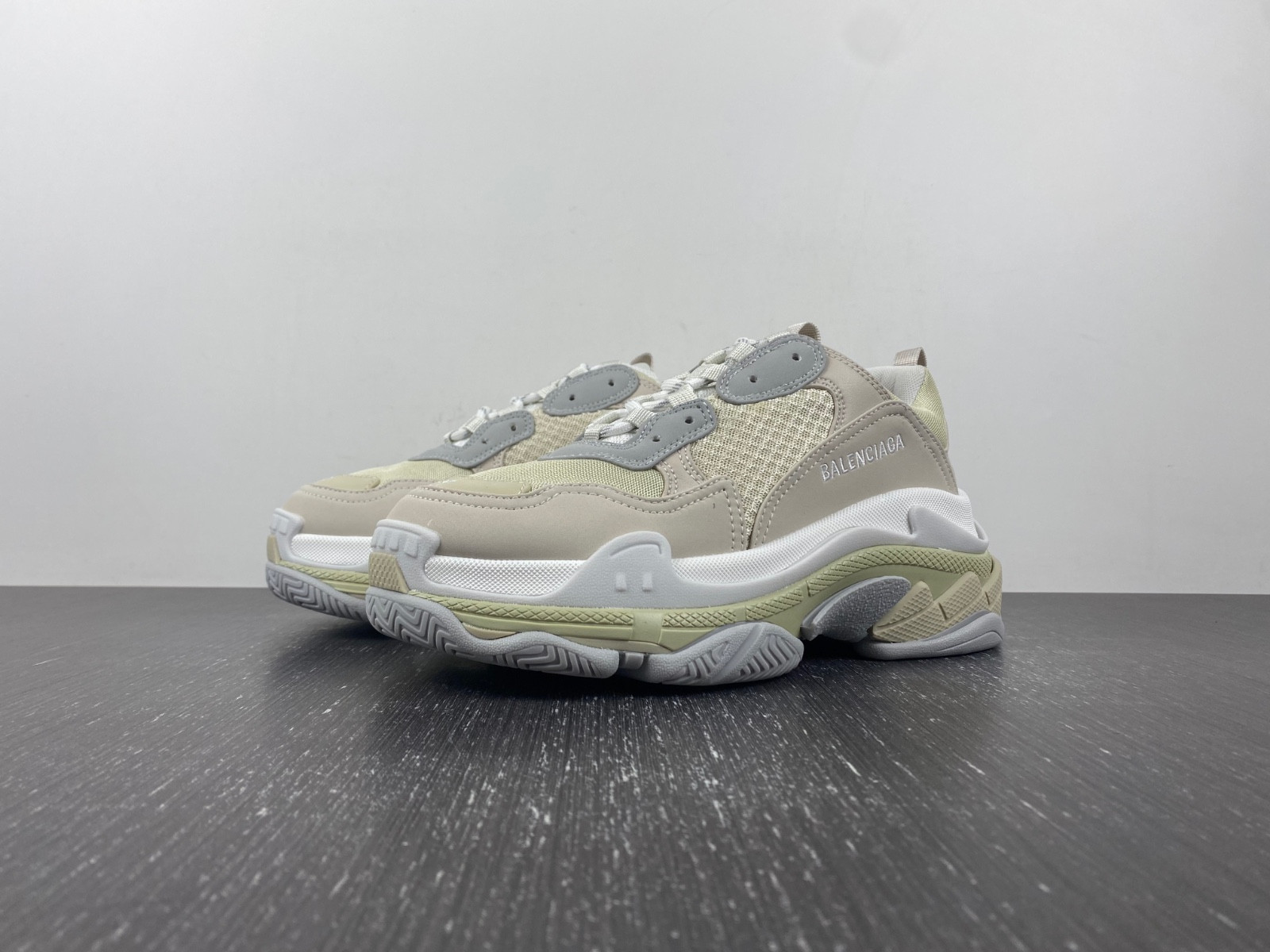 Ba*len*cia*ga triple s  524039 w2fw4 9790
