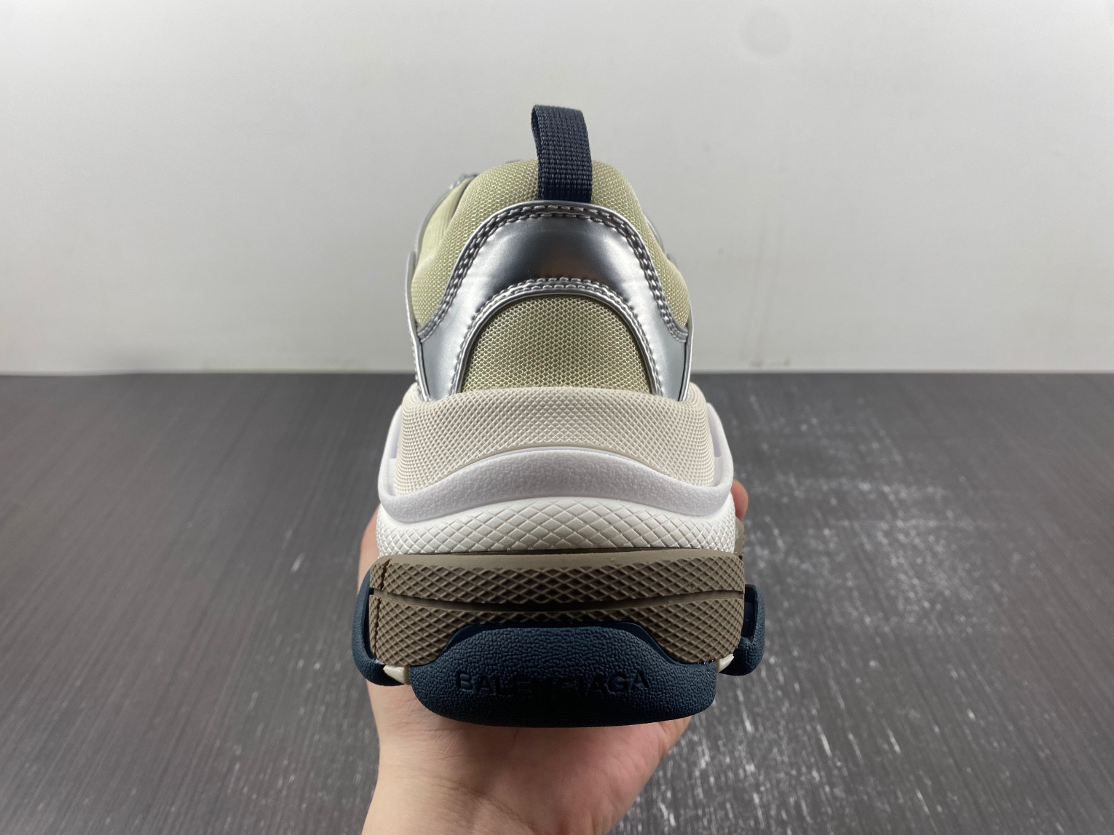 Ba*len*cia*ga triple s  524039 w2fs2 8106