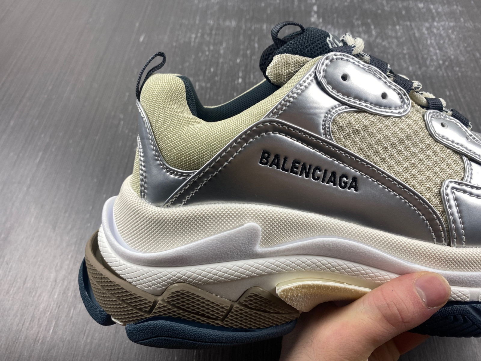 Ba*len*cia*ga triple s  524039 w2fs2 8106