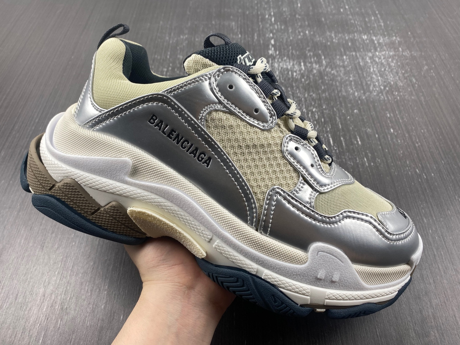 Ba*len*cia*ga triple s  524039 w2fs2 8106