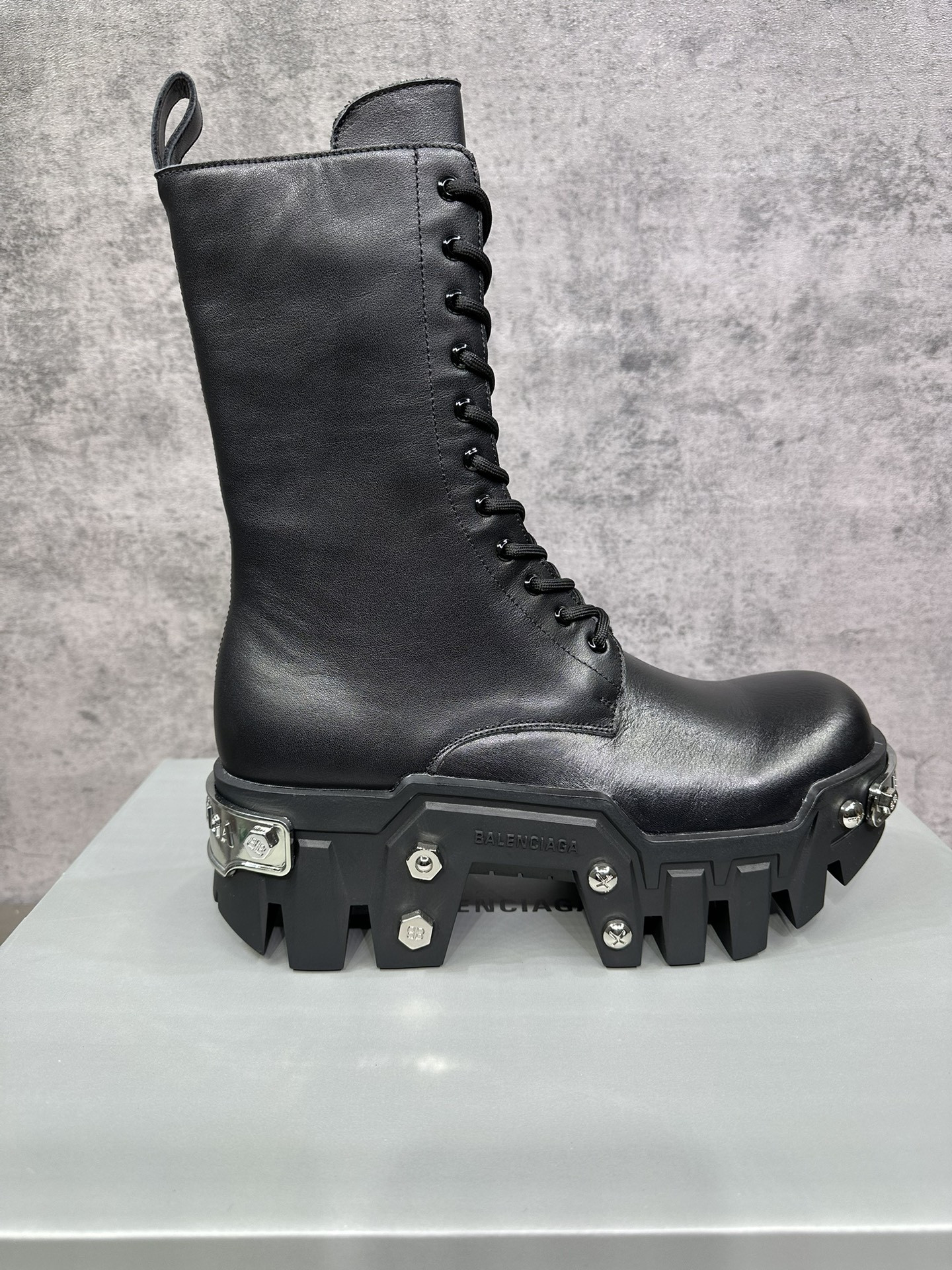 Ba*len*cia*ga boots