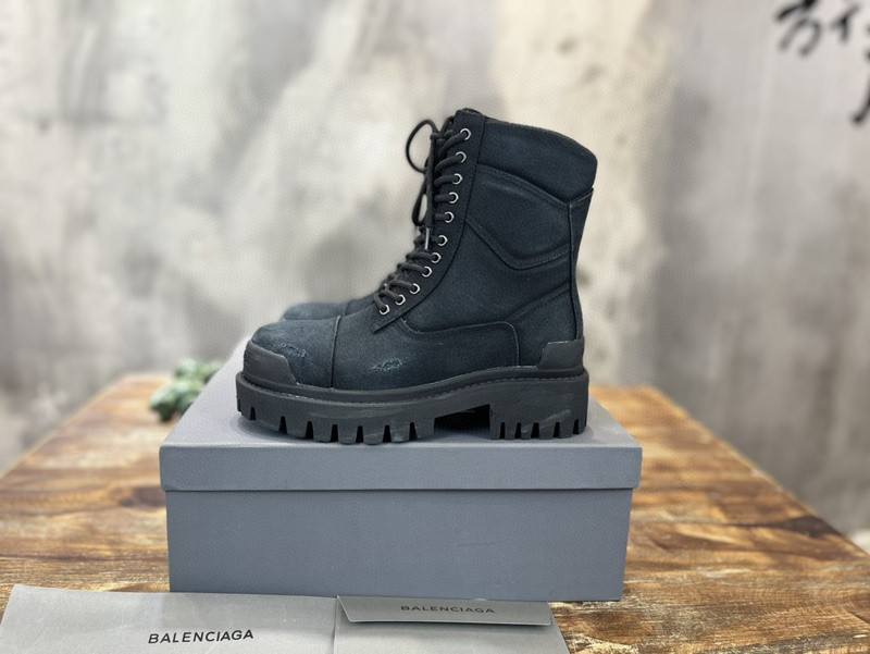 Ba*len*cia*ga boots