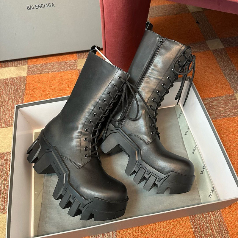 Ba*len*cia*ga boots