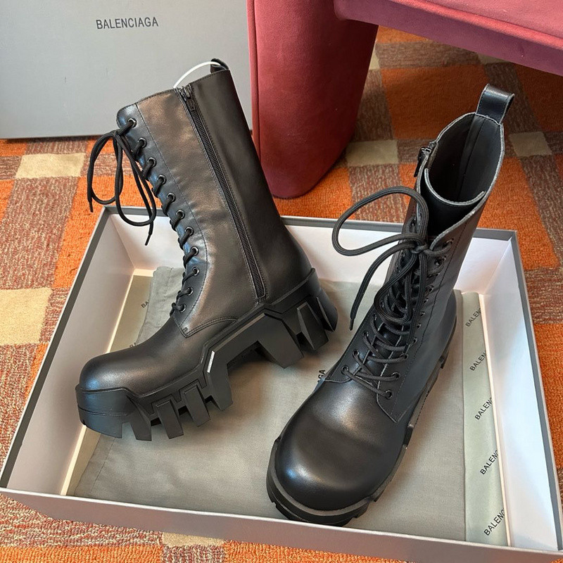 Ba*len*cia*ga boots