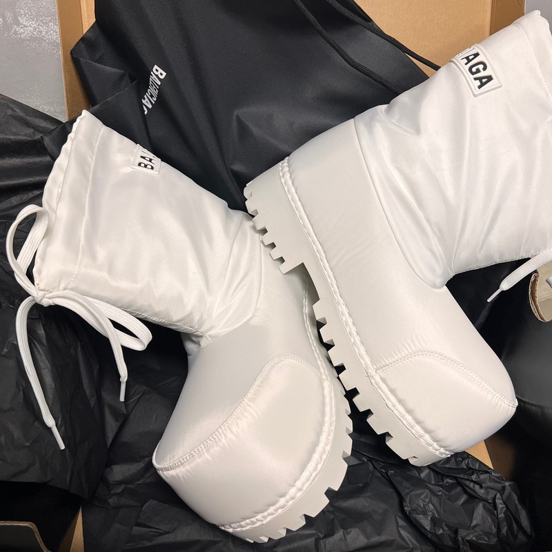 Ba*len*cia*ga boots