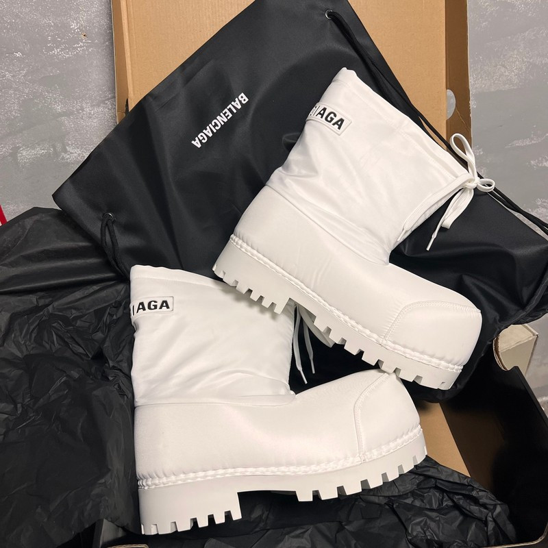 Ba*len*cia*ga boots