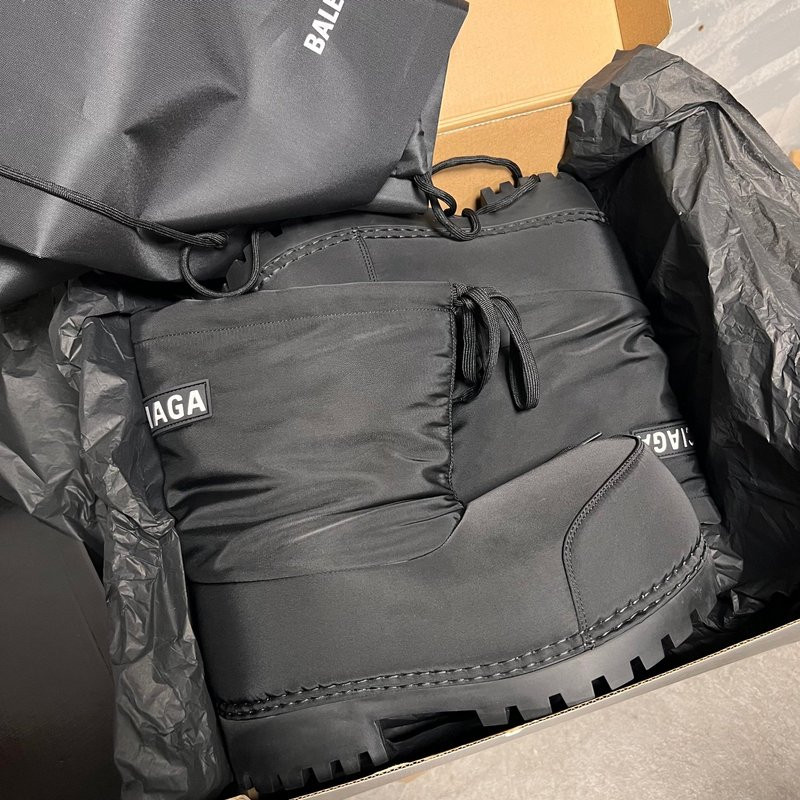 Ba*len*cia*ga boots