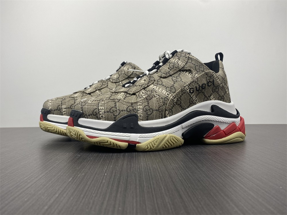 Ba*len*cia*ga triple s x gc