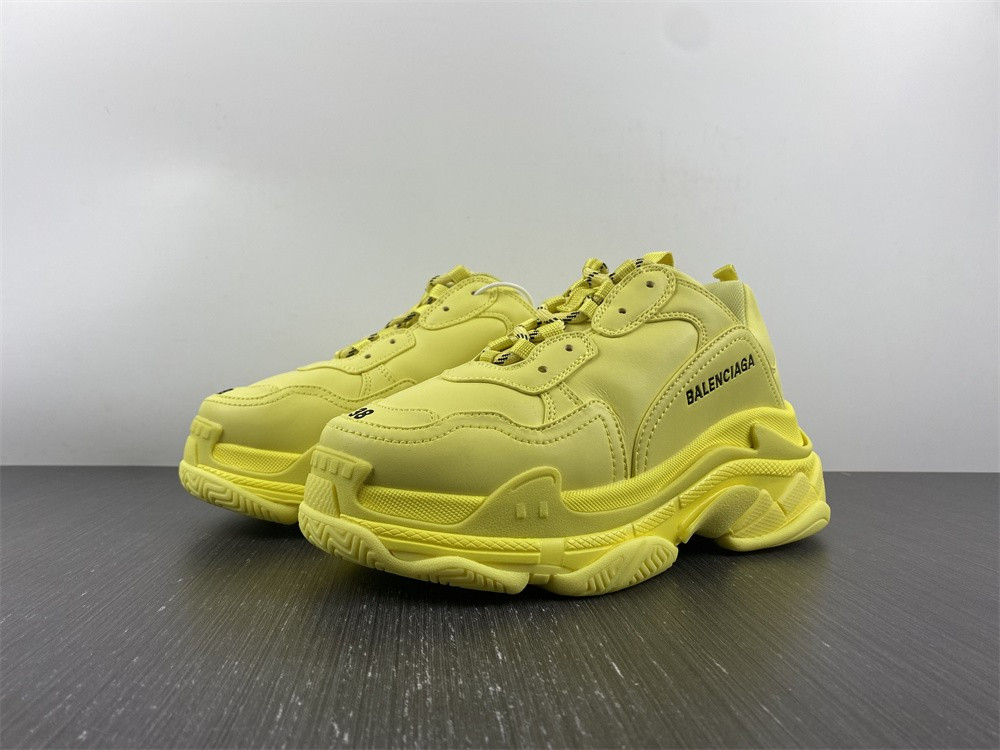Ba*len*cia*ga triple s  524039 w1fb5 2308 33