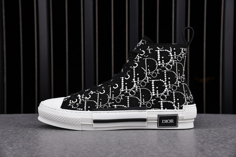 DR B23 High Top Sneaker