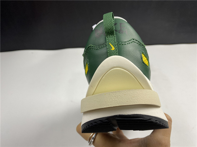 Nike Vaporwaffle sacai Tour Yellow CV1363-700