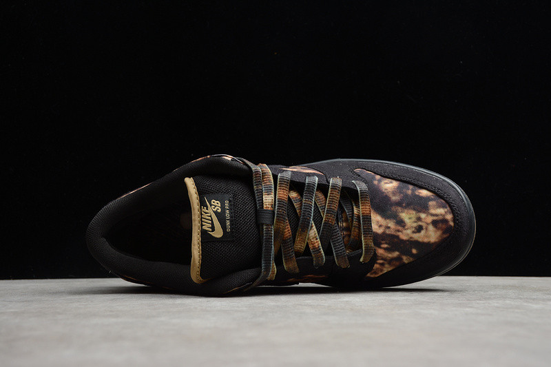 Nike SB Dunk Low Premium "Pushead 2" 536356-002