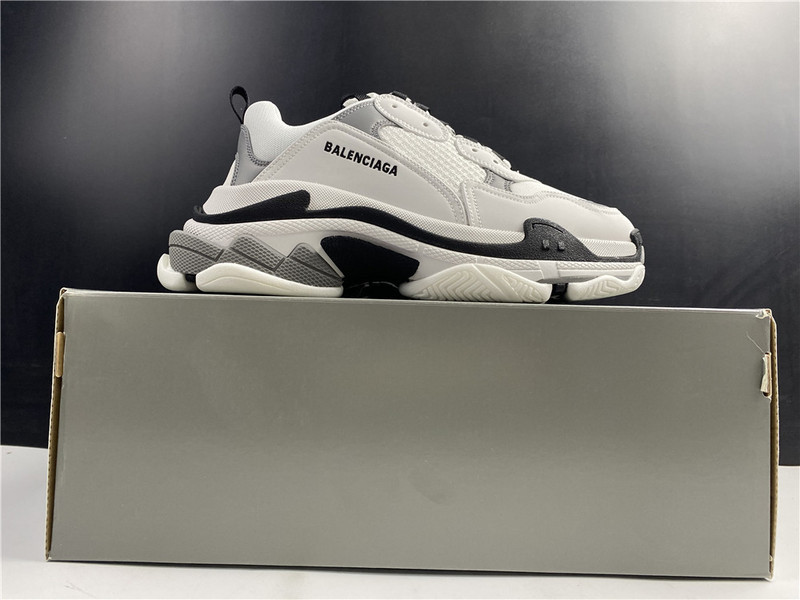 BLCG Triple S 536737-W0901-9089