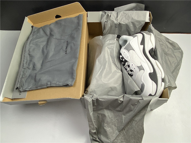 BLCG Triple S 536737-W0901-9089