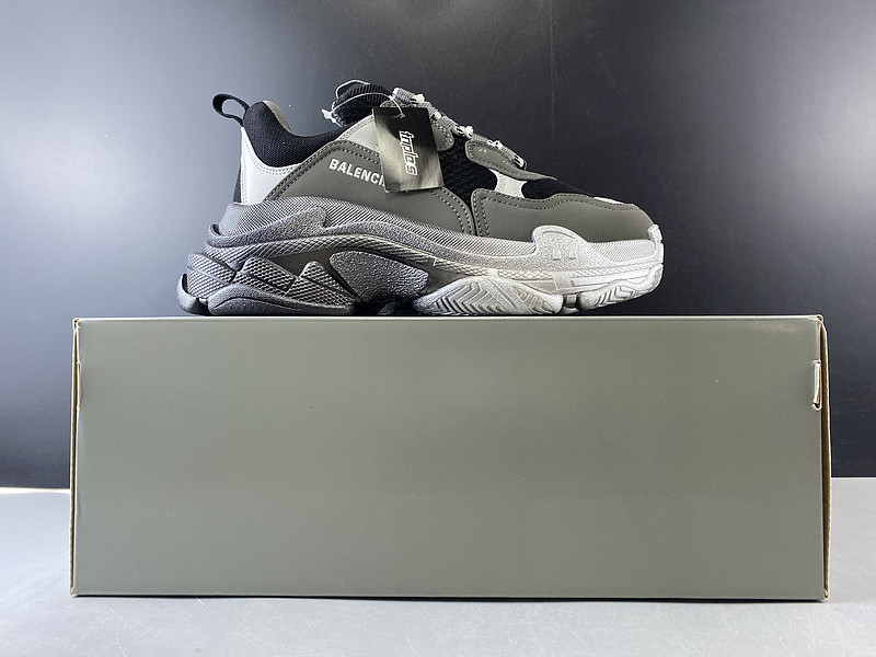 BLCG Triple S 583546-W06F1-0841