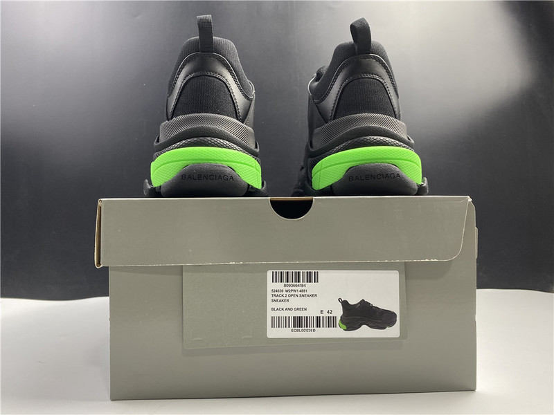 BLCG Triple S 542039-W2PW1-4881