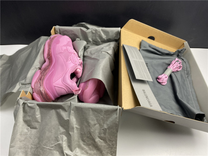 BLCG Triple S 544351-W2GA1-5760