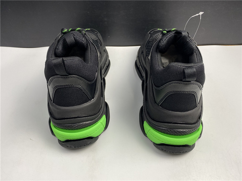BLCG Triple S 542039-W2PW1-4881