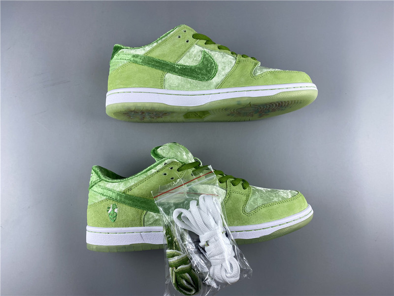 Nike SB Dunk Low Blue Velvet CT2552-300